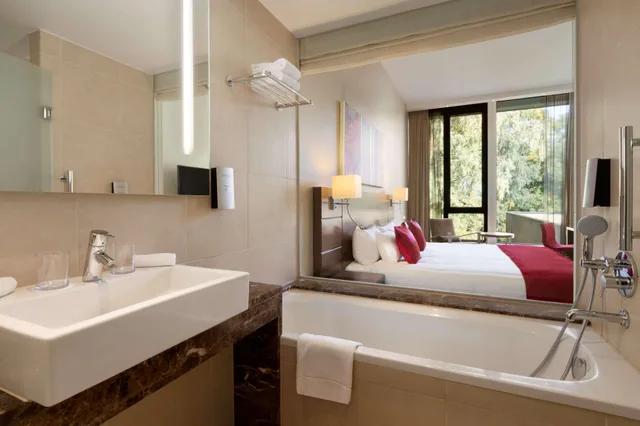 غرفة ديلوكس بسرير مزدوج، Dolce By Wyndham La Hulpe Brussels 3/3