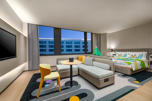 غرفة بريميوم بسرير مزدوج، Holiday Inn Shanghai Pudong Airport 1/4