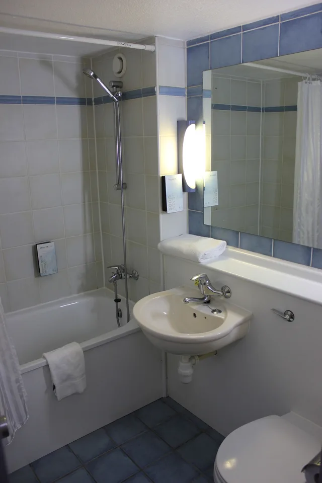 غرفة قياسية بسرير مزدوج، The Crossway Hotel Part of AG Collection 7/7