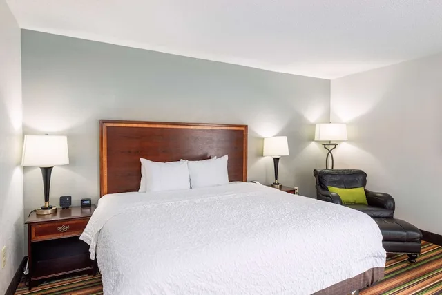 Studio, Suite, King Bed, Kitchenette, Hampton Inn Hanes Mall Winston-Salem 2/3