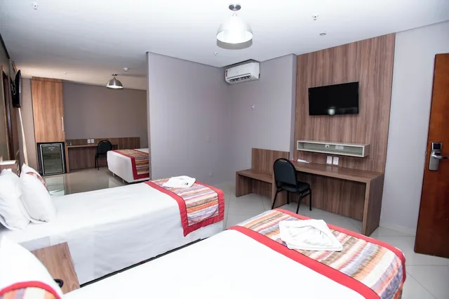 غرفة عائلية بسرير مزدوج وسريرين منفصلين، PAIAGUAS PALACE HOTEL 5/10