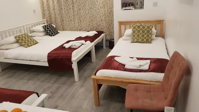 غرفة رباعية بحمام خاص، City London Hotel 5/8