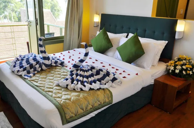2 Bedrooms, Duplex, Family, 2 Queen Beds, Garden View, 2 Bathrooms، Mountain Club Resort Munnar 4/9