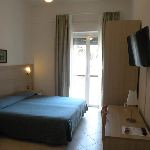 غرفة بسرير مزدوج أو سريرين منفصلين بإطلالة على المدينة، Hotel Parrini 5/10
