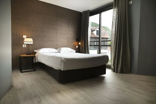 غرفة قياسية بسرير مزدوج بإطلالة على البحيرة في الملحق، Ancor Hotel 2/6