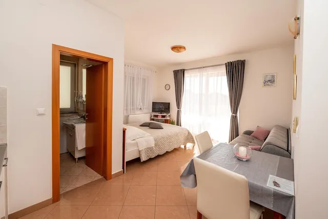 شقة استوديو بشرفة، Apartmani Trogir 2/5