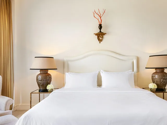 غرفة بسرير مزدوج بإطلالة على البحر، Grecotel Eva Palace 2/3