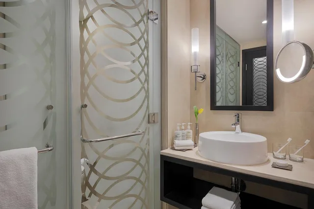 2 Bedrooms, Royal, Suite, King Bed, 2 King Beds, voco Riyadh by IHG 5/10