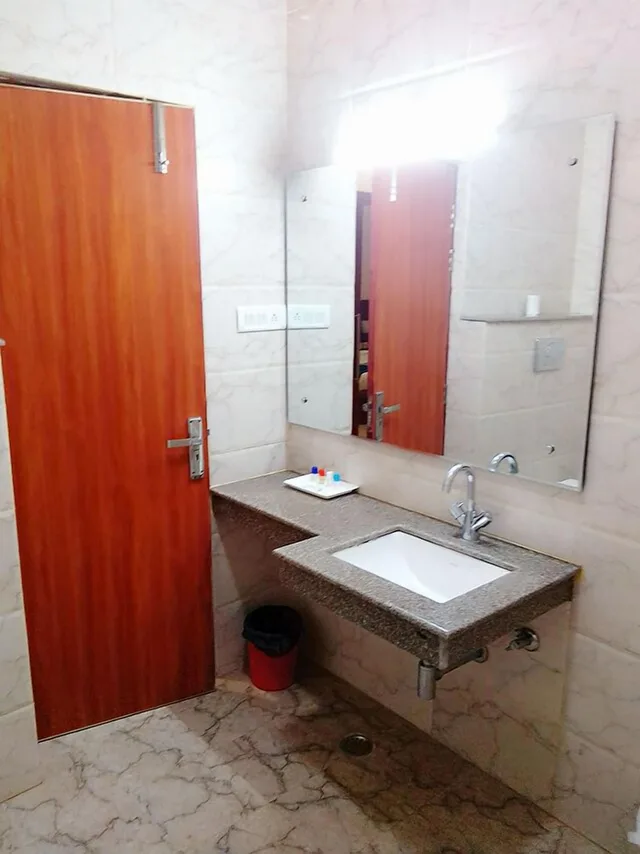 غرفة تنفيذية بسرير مزدوج بإطلالة على الحديقة بشرفة بغرفة نوم واحدة، Babian Imperial Resort 3/4