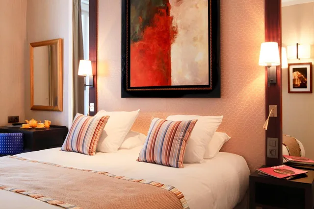 غرفة ديلوكس بسرير كوين بشرفة، Hotel Folkestone Opera 2/6