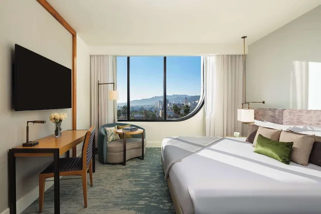 Silver, King Bed، Dream Hollywood Hotel 2/10