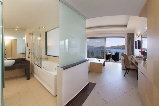 غرفة ديلوكس بإطلالة على البحر، Ionian Emerald Resort 8/9