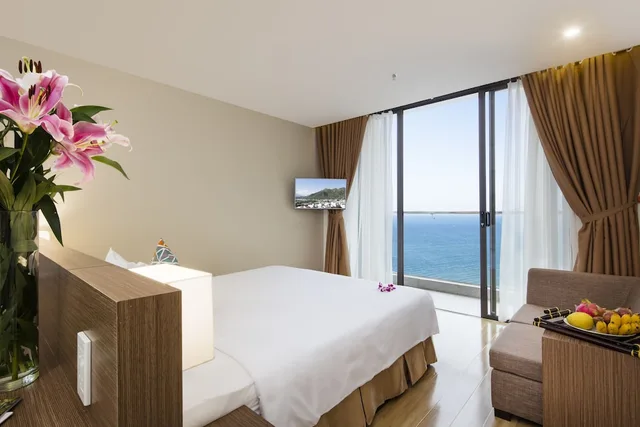 غرفة تنفيذية بسريرين منفصلين بإطلالة على البحر بشرفة، King Town Grand Hotel & Wedding Center 4/4