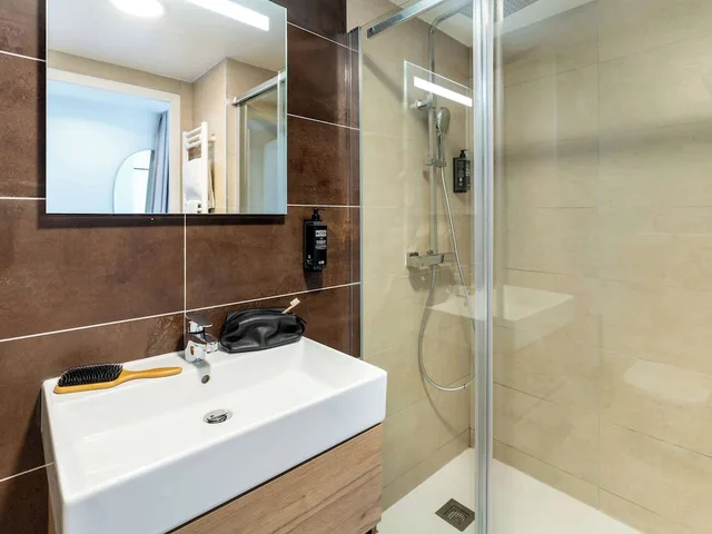 جناح عائلي كومفورت بسرير مزدوج وسريرين منفصلين، ibis Styles Cabries Aix-en-Provence TGV 7/10