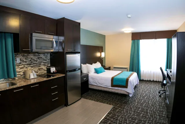غرفة بسرير كوين، Best Western Plus Barrie 2/3