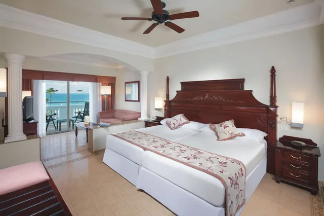 جناح متصل جونيور بسرير كينج بإطلالة على البحر، Riu Palace las Americas - Adults Only - All Inclusive 1/2