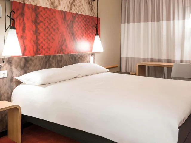 غرفة قياسية بسريرين منفصلين، Ibis Hamburg Alster Centrum 2/3