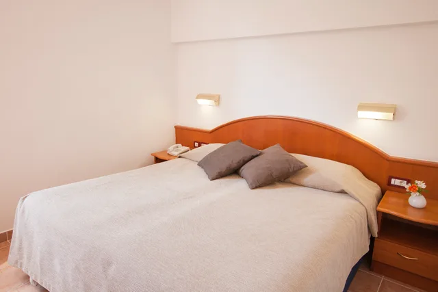 غرفة كلاسيكية بسرير مزدوج، Hotel Odisej Mljet 1/1