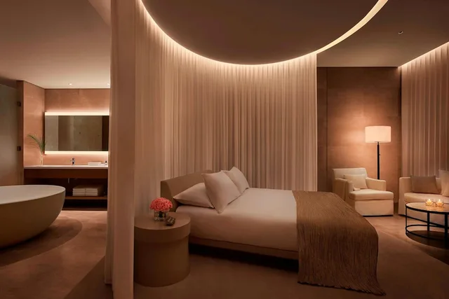 Loft, Studio, King Bed, Garden View, Balcony، The Sanya Edition 3/5