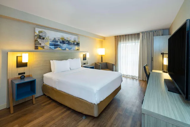 Room, King Bed, Accessible, Comfort Inn Corner Brook 6/9