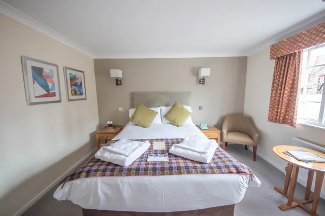 Courtyard, Double Bed، Norfolk Arms Hotel 2/5