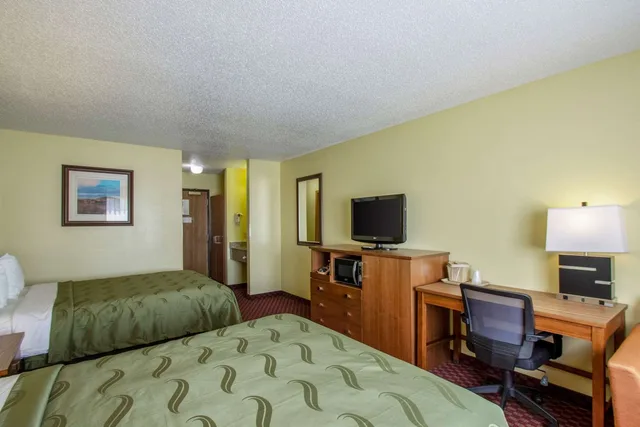 غرفة بسريرين كوين، Quality Inn Mineral Point 3/3