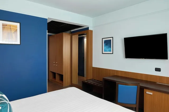 غرفة سوبيريور بسرير كوين بإطلالة على المدينة، Four Point Flex Sheraton Bologna Airport 4/6