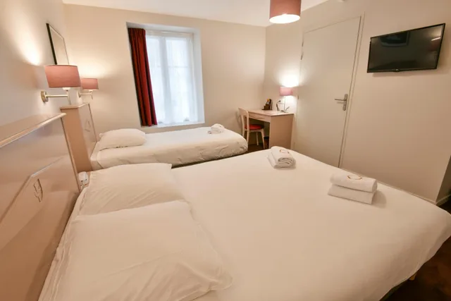 غرفة ثلاثية، Inter Hotel Le Roncevaux 2/9