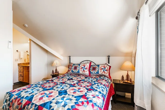 3 Bedrooms, Condominium, King Bed, 1 Queen and 1 Bunk Bed, Sofa، The Loft At Mountain Village By All Seasons Resort Lodging 1/7