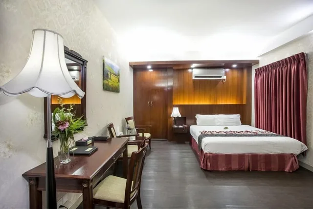 غرفة فاخرة بسرير كوين، Hotel Highgarden 2/3