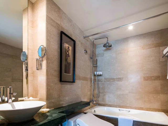 جناح بسرير كوين وسريرين منفصلين بغرفتي نوم، Grand Mercure Shanghai Hongqiao 9/9