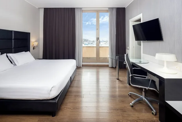 Premium, Single Bed, Holiday Inn Genoa City 2/3