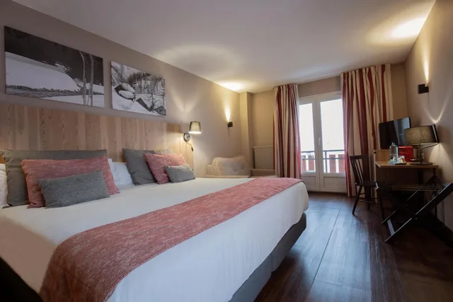 غرفة ثلاثية بسرير مزدوج بشرفة، Hotel Grand Pas 2/6