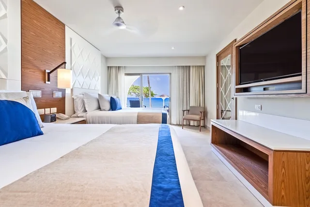 Diamond Club, Swim Out, Junior Suite, Luxury, 2 Queen Beds, Ocean Front, Sofa, Royalton Grenada, an Autograph Collection All-Inclusive Resort 3/7