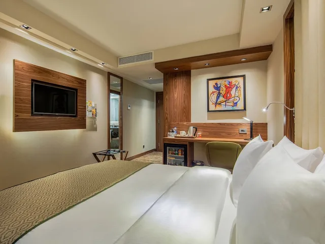 غرفة قياسية بسرير كوين بإطلالة على البحر، Holiday Inn Antalya - Lara 3/8