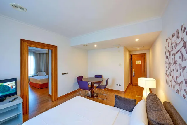 غرفة عائلية، Hotel Vigo Los Galeones Affiliated By Melia 1/3