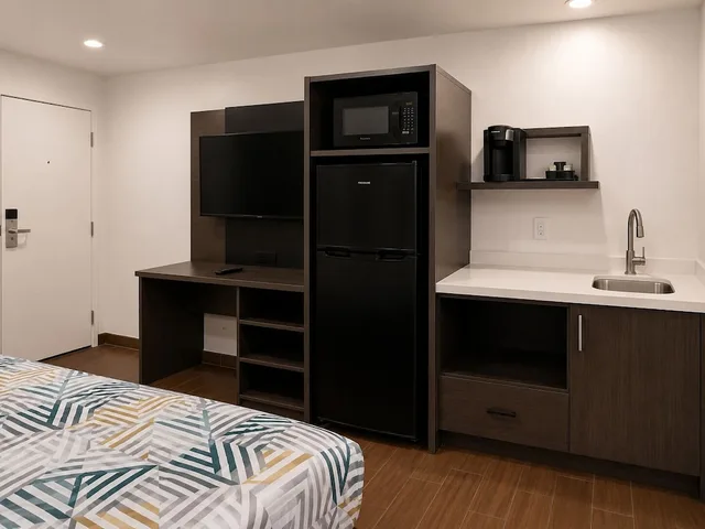 غرفة قياسية بسرير كوين لذوي الإعاقة، Studio6 Hemet, CA 4/6