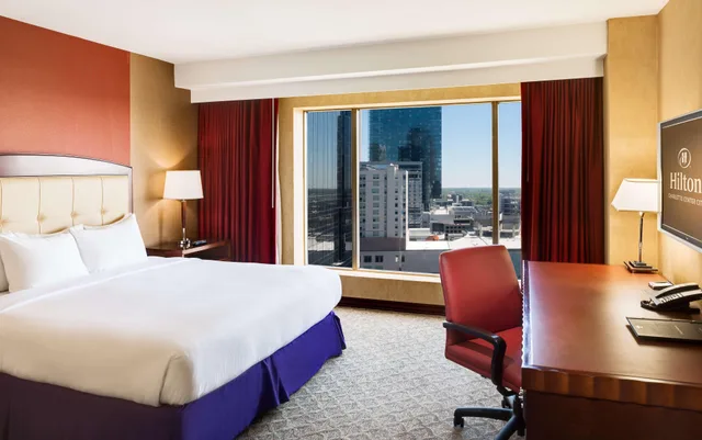 غرفة ديلوكس بسرير مزدوج، Hilton Charlotte Uptown (ex Hilton Charlotte Center City) 1/1