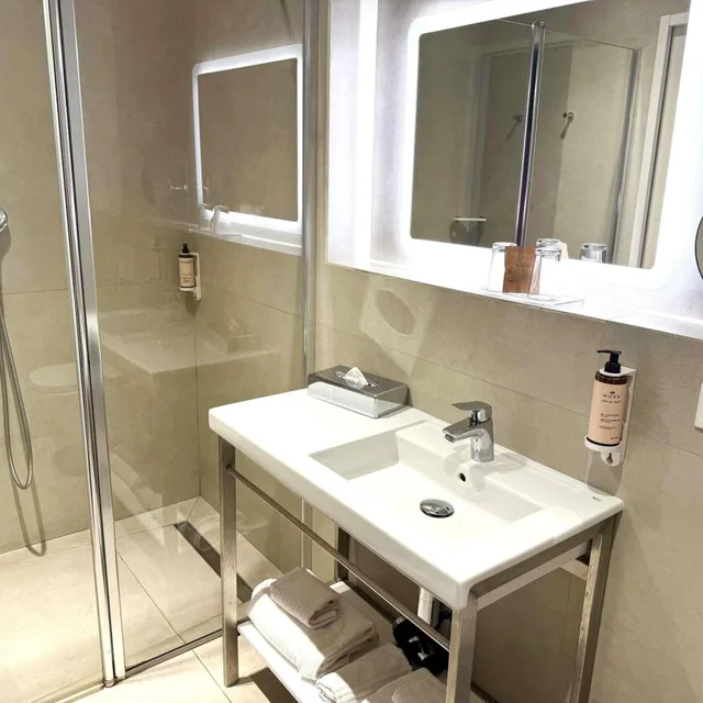 غرفة سوبيريور بسرير مزدوج أو سريرين منفصلين بشرفة، Hotel Mercure Bastia Biguglia 7/9