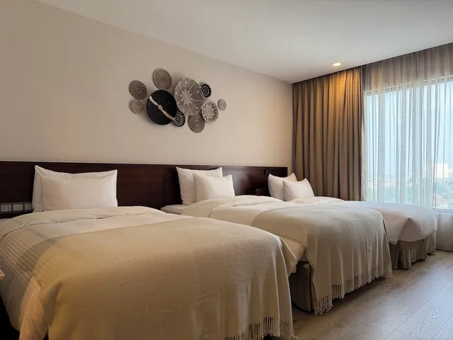غرفة بريميوم ثلاثية بسريرين منفصلين بإطلالة على المدينة، The Ann Hanoi Hotel 1/10