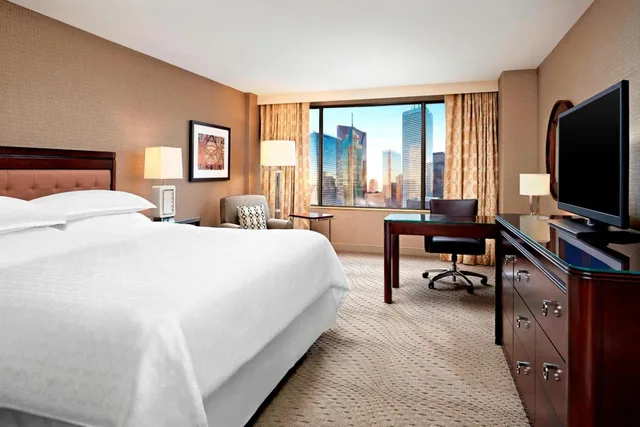 غرفة بسرير كينج، SHERATON CENTRE TORONTO 3/14