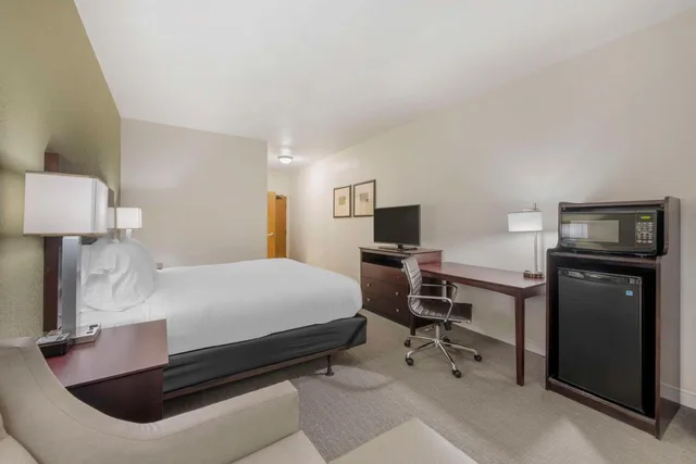 غرفة بسرير كينج بجاكوزي، Best Western Celina 6/10