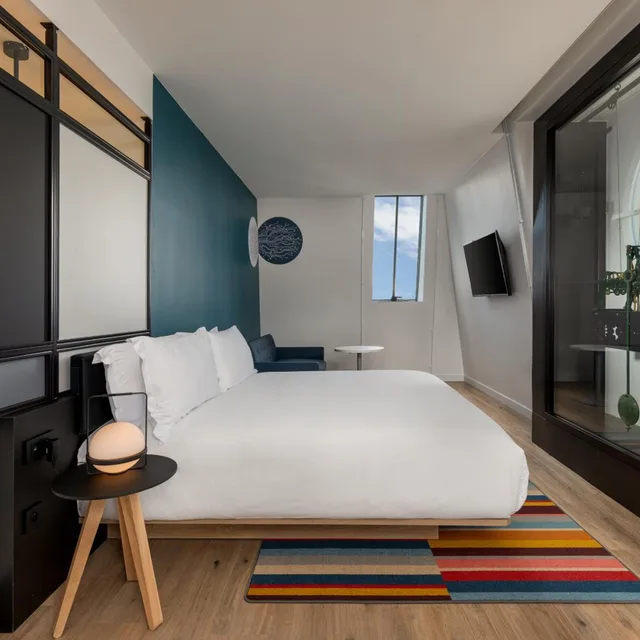 Aloft, Suite, King Bed, City View, Sofa، Aloft Hotel Dijon By Marriott 1/6