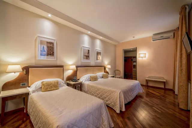 غرفة ثلاثية بثلاثة أسرّة، B&B HOTEL Firenze Pitti Palace al Ponte Vecchio 2/9