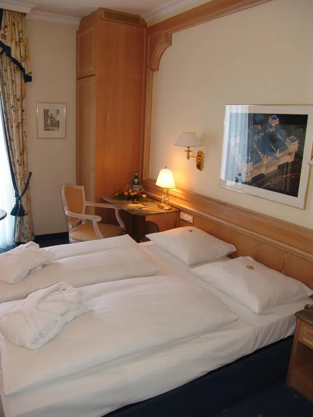 غرفة قياسية بسرير كينج بإطلالة على البحيرة، Ringhotel Seehof Berlin 2/10