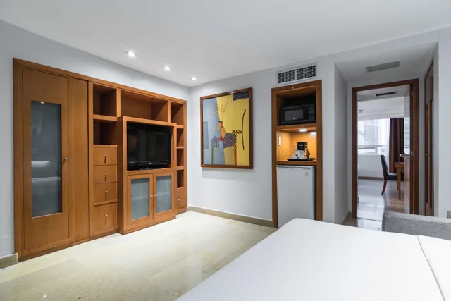 غرفة ثلاثية بسريرين مزدوجين، Eurostars Zona Rosa Suites 4/7