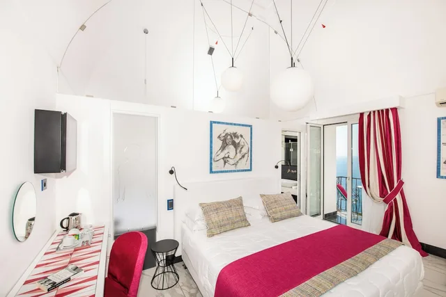 غرفة تنفيذية بسريرين منفصلين بإطلالة على البحر مع أريكة بحوض جاكوزي، Positano Art Hotel Pasitea 5/10