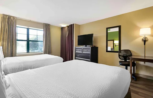 استوديو بسريرين مزدوجين، Sonesta Simply Suites Lansing 2/10