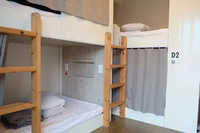 Female Dorm, Female Only, 4 People, 2 Bunk Beds، Bed Radio Dongmoon 2/3