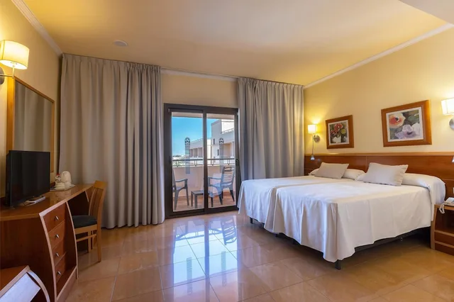 غرفة مفردة بسريرين منفصلين، Invisa Hotel La Cala 2/10